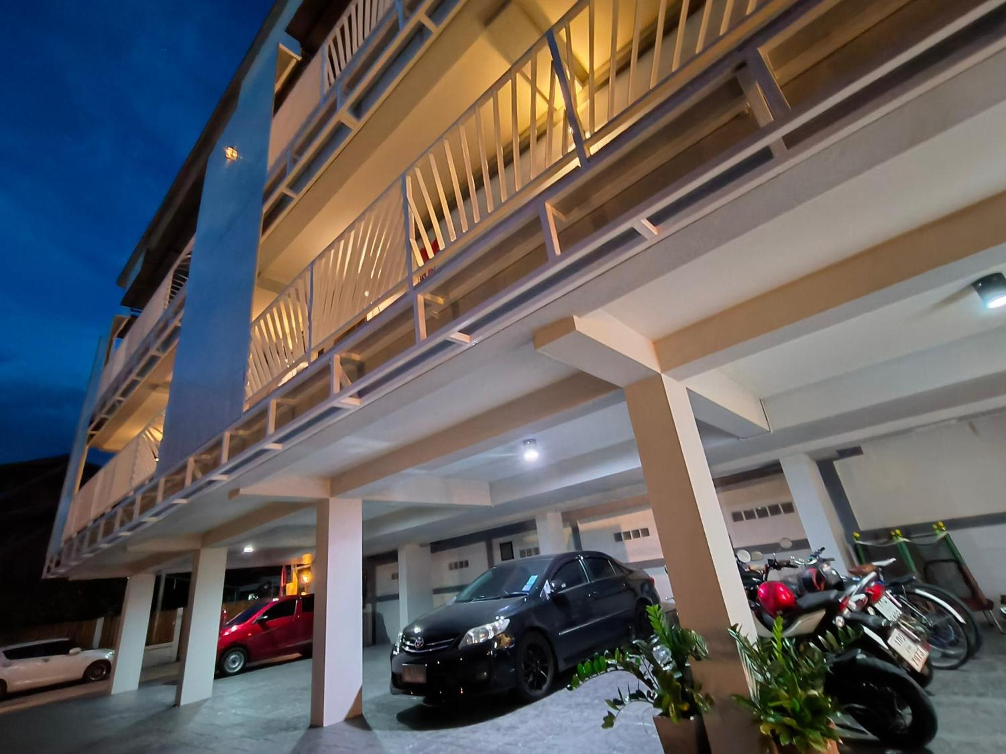Le Neuf Nakorn Lampang Hotel Buitenkant foto
