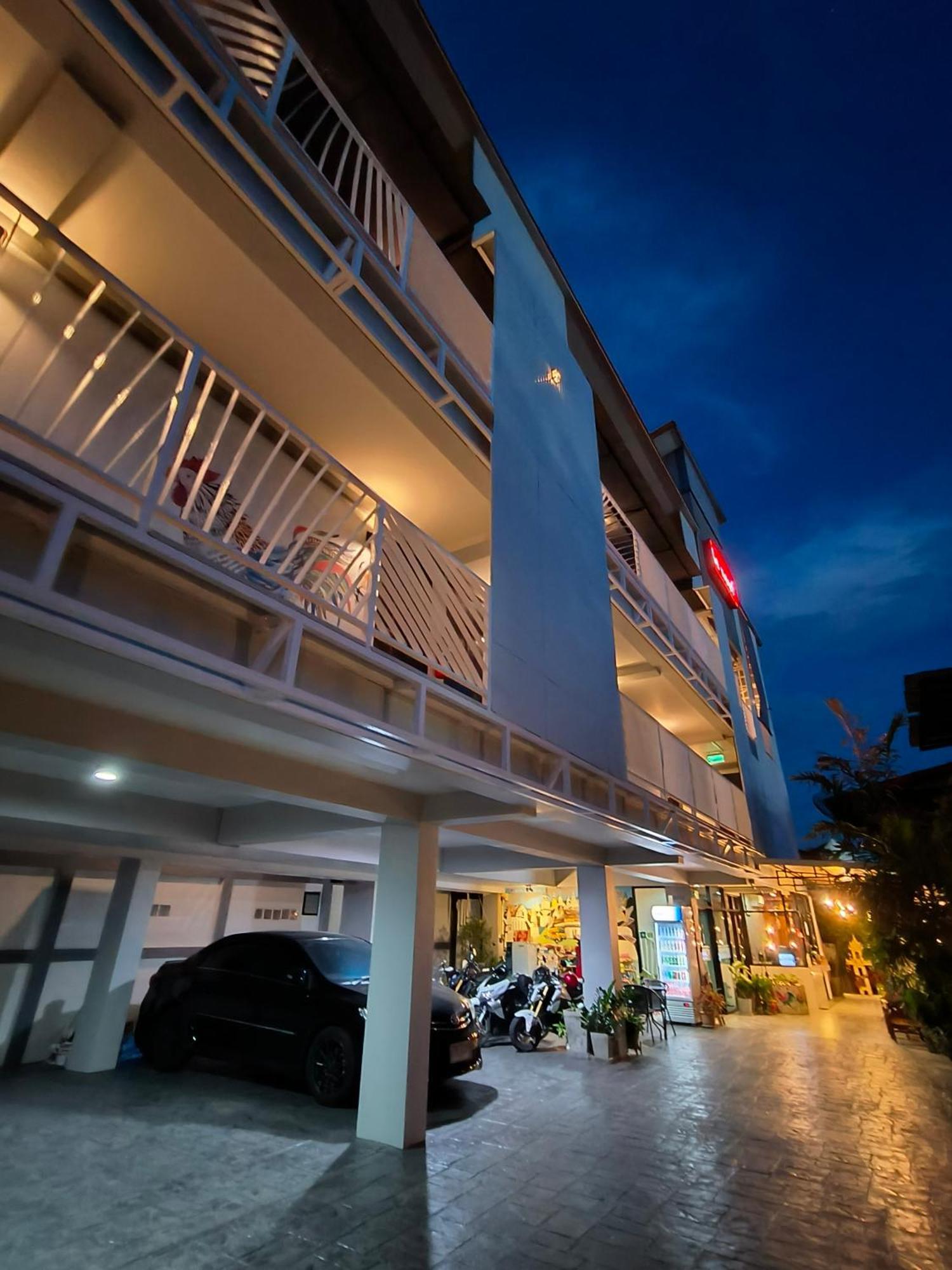 Le Neuf Nakorn Lampang Hotel Buitenkant foto